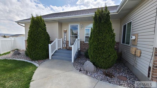 1085 S  Midway Ave, Ammon, ID 83406