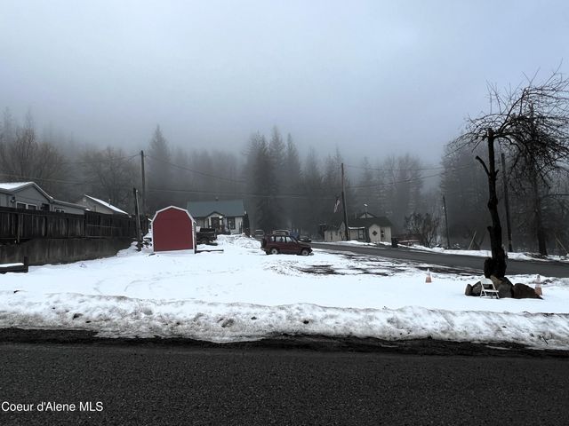 806 Lower Page Rd, Smelterville, ID 83868