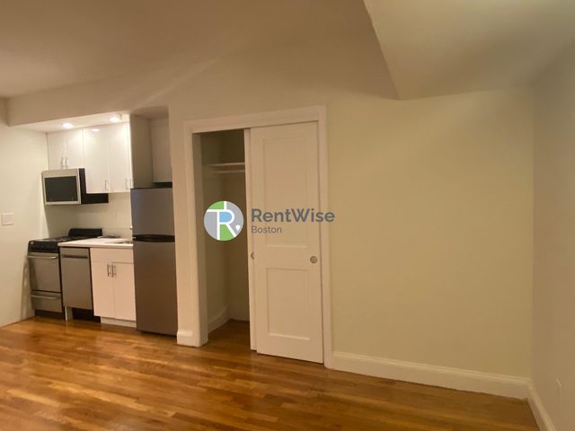 531 Beacon St #3, Boston, MA 02115