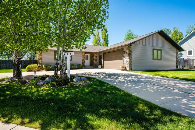 418 Shadow Ridge Blvd, Sheridan, WY 82801
