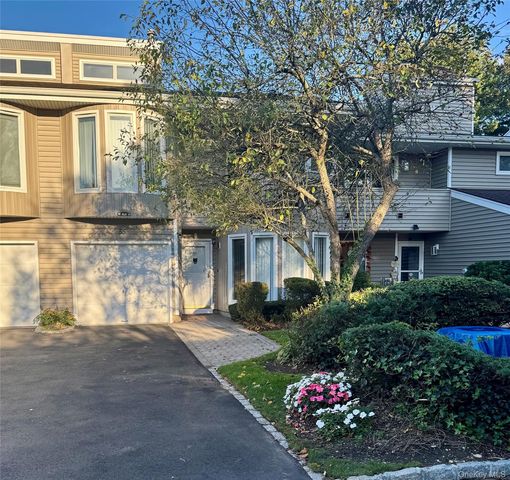 55 Kristin Lane, Hauppauge, NY 11788