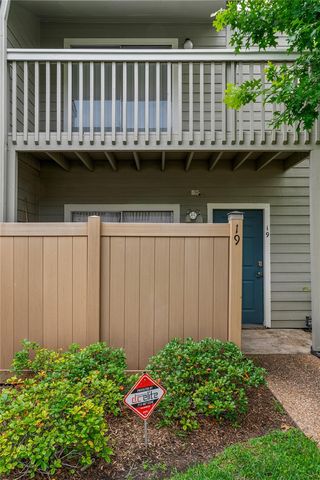 2379 Briarwest Blvd #19, Houston, TX 77077