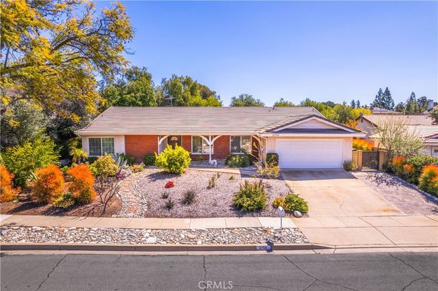 2750 Westfield Pl, Claremont, CA 91711