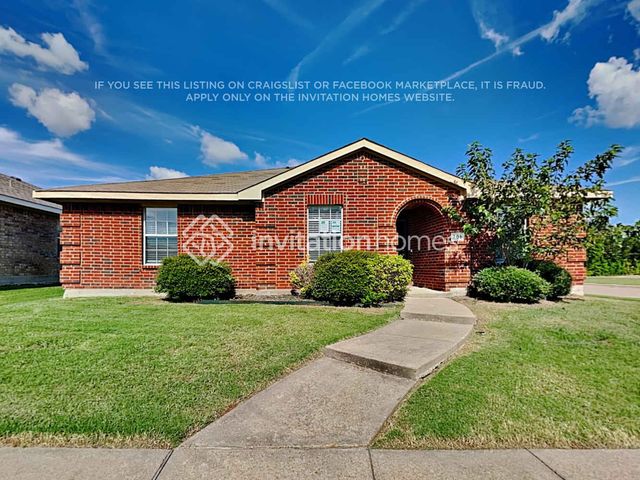 706 Mission Ln, Lancaster, TX 75146