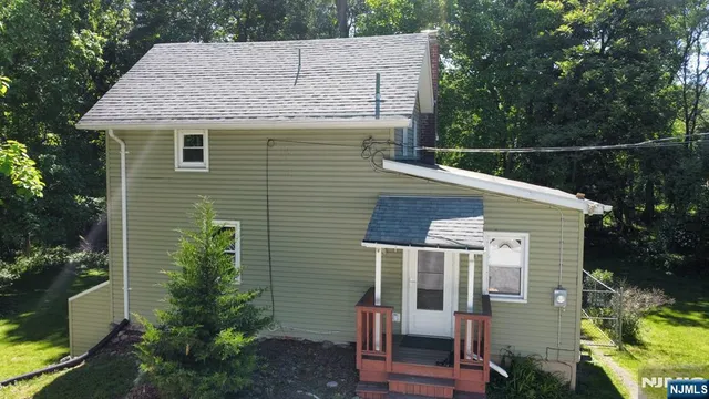 116 N  Railroad Ave, Mahwah, NJ 07430