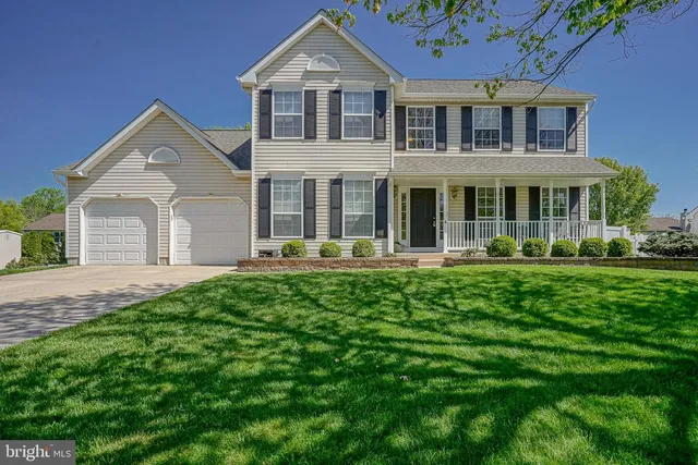8 Melville Dr, Medford, NJ 08055