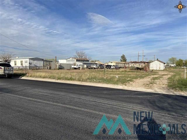 304 5th St, Jal, NM 88252