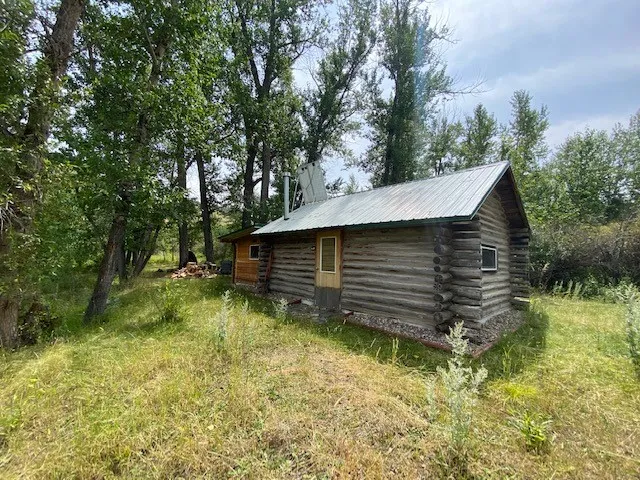 17965 Shonkin Rd, Shonkin, MT 59450