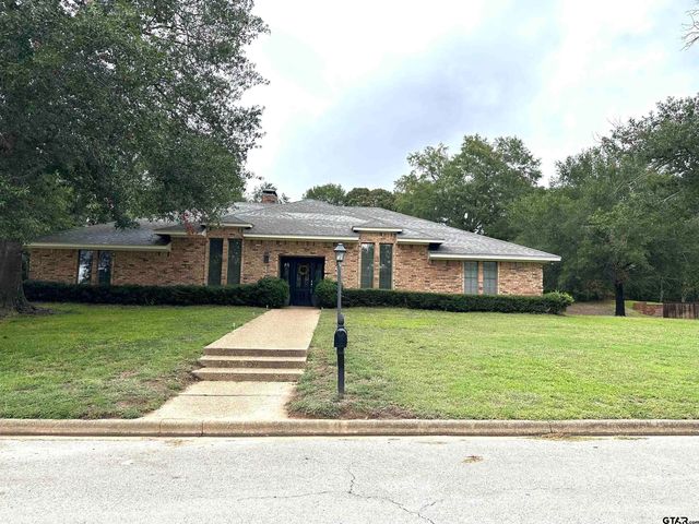 1806 Meadowhill Dr, Jacksonville, TX 75766
