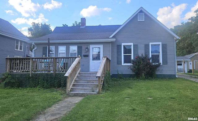 351 W  Walnut St, Canton, IL 61520