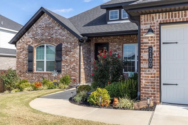 2100 Crandall Rd, Pea Ridge, AR 72751