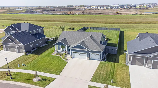 6969 Golden Valley Pkwy S, Fargo, ND 58104