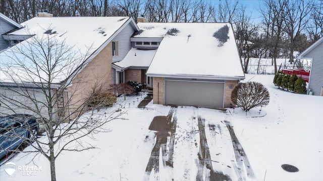 5386 Warwick Trl, Grand Blanc, MI 48439