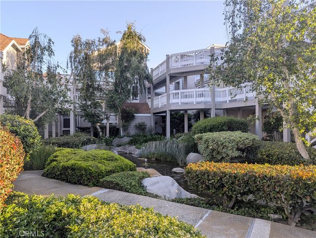 4682 Warner Ave #B102, Huntington Beach, CA 92649