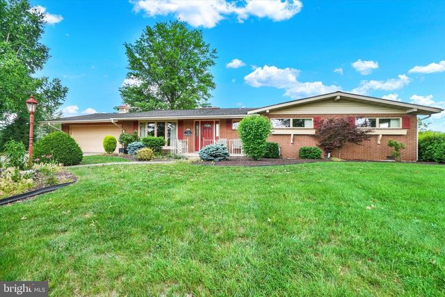 2901 Sunset Dr, Dallastown, PA 17313