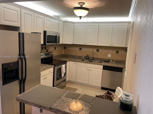 111 Golden Isles Dr #F2, Hallandale, FL 33009