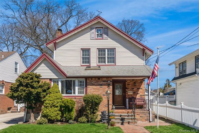 49 Winter Street, Lynbrook, NY 11563
