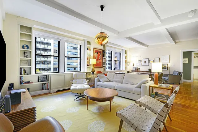 20 W  72nd St #601, New York, NY 10023