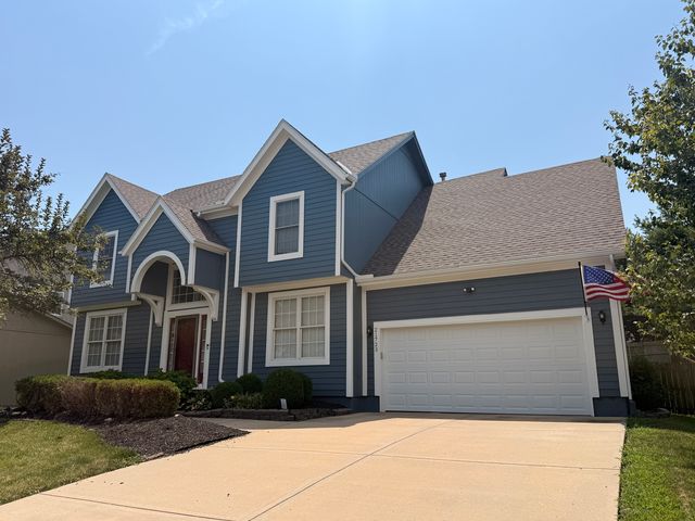 21723 W  96th St, Lenexa, KS 66227