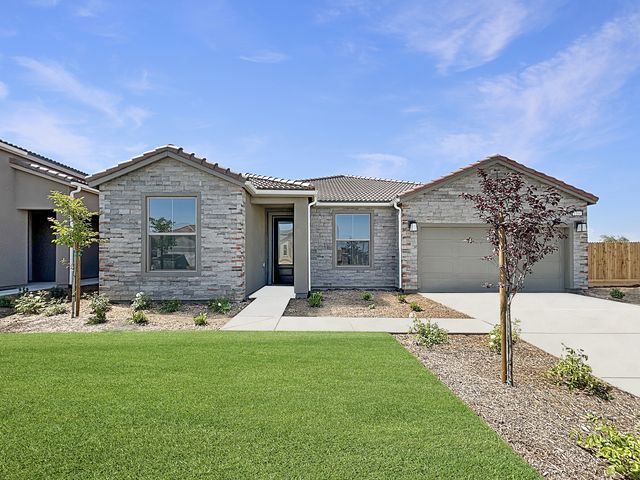 1104 Granite Dr W, Madera, CA 93636