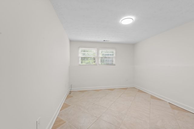 8511 Woodfall Rd, Nottingham, MD 21236