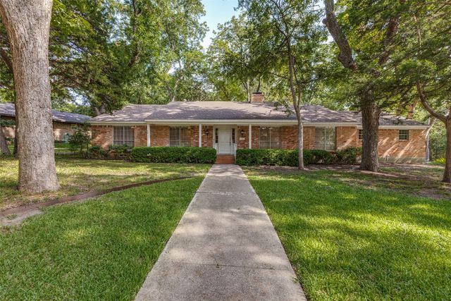 10812 Lochspring Dr, Dallas, TX 75218
