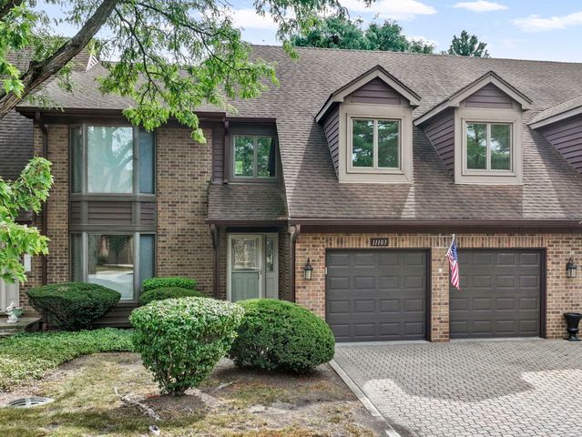 11103 Regency Dr #11103, Westchester, IL 60154