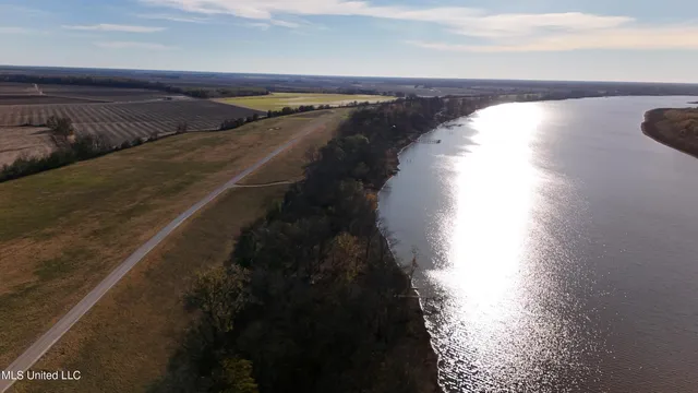 72 Loyd Rd, Beulah, MS 38726