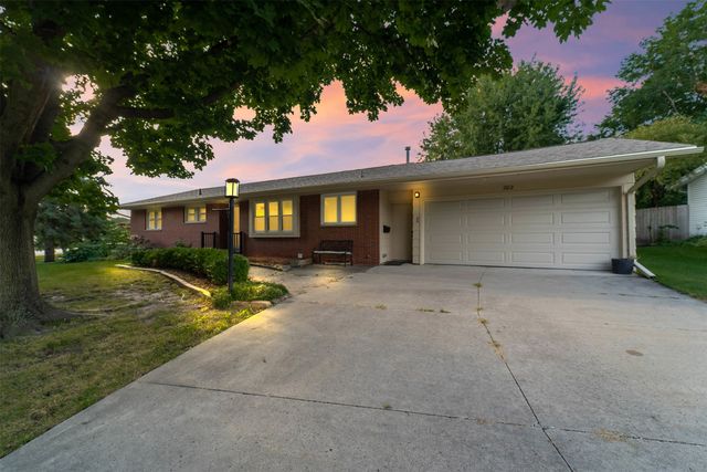 220 22nd St, Ames, IA 50010