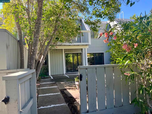 5239 Riverdale Ct, Pleasanton, CA 94588
