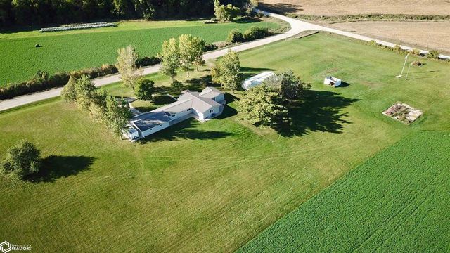 13668 N  39th Ave E, Grinnell, IA 50112