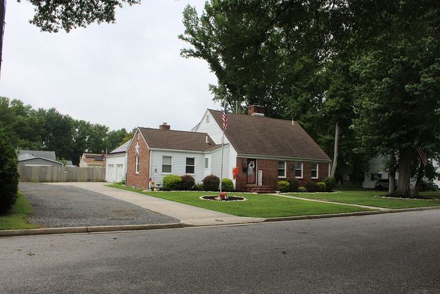 46 Maplewood Ave, Carneys Pt, NJ 08069