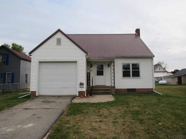 108 E  Webster St, Wyoming, IA 52362