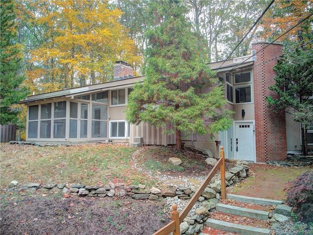 10 Westwood Rd, Mansfield, CT 06268