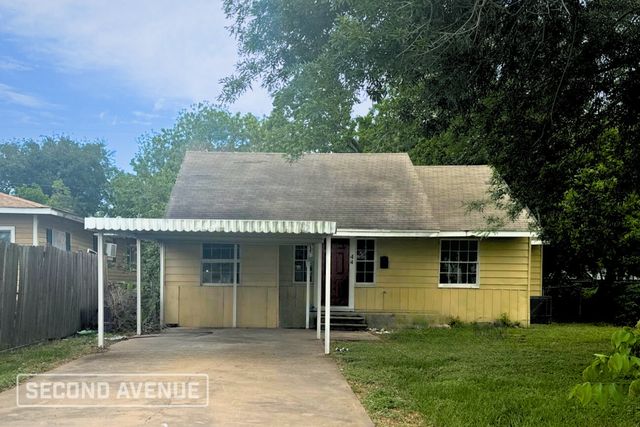 44 16th Ave N, Texas City, TX 77590