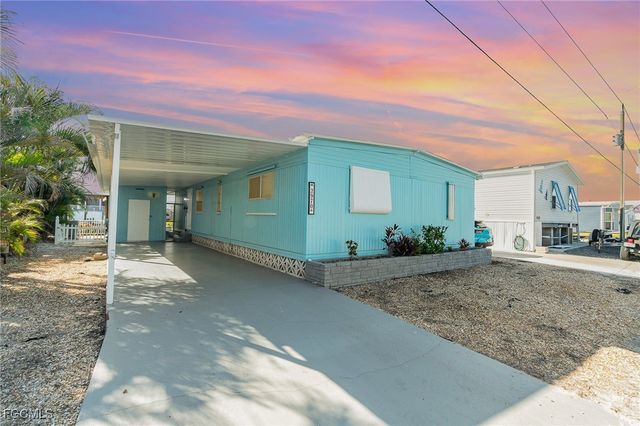 2970 Bounty Ln, Saint James City, FL 33956