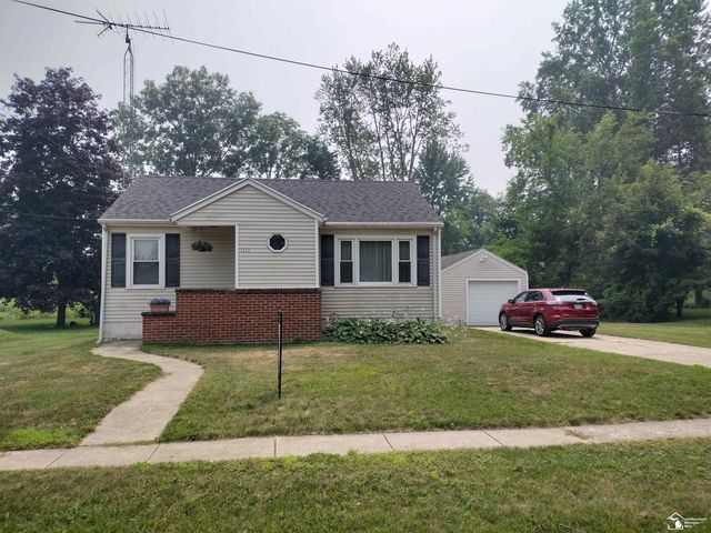 1115 Cherry St, Temperance, MI 48182