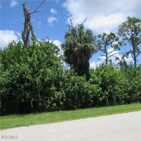 3644 Tropical Point Dr, Saint James City, FL 33956