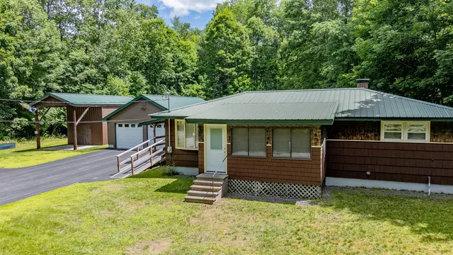 19 Summer Street, Milo, ME 04463
