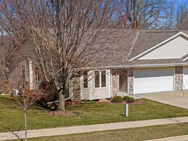 2810 Valley AVENUE, West Bend, WI 53095