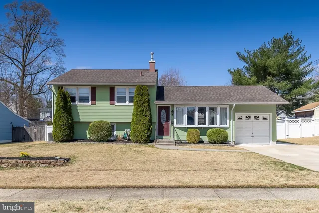 721 Dartmouth Dr, Wenonah, NJ 08090