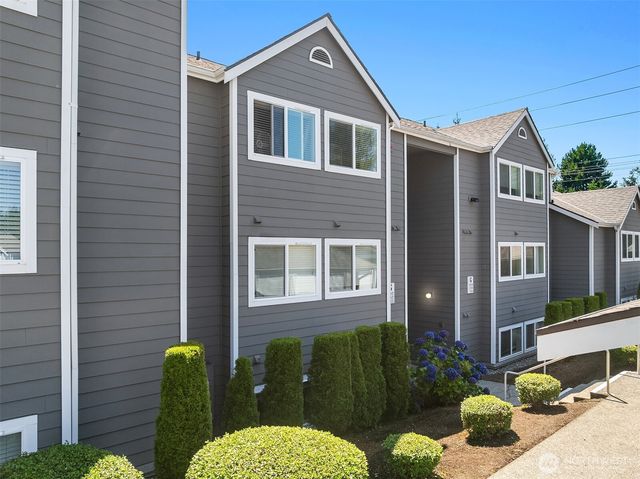 12602 109th Court NE #G103, Kirkland, WA 98034