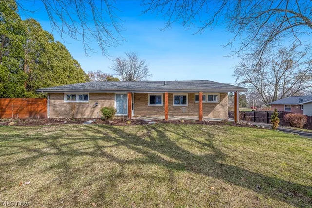 5550 Frank Ave NW, North Canton, OH 44720
