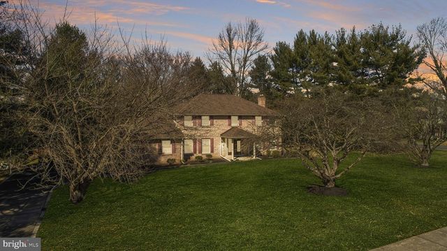 601 Country Club Dr, Blue Bell, PA 19422