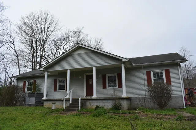 42 Sykes Rd, Hickman, TN 38567
