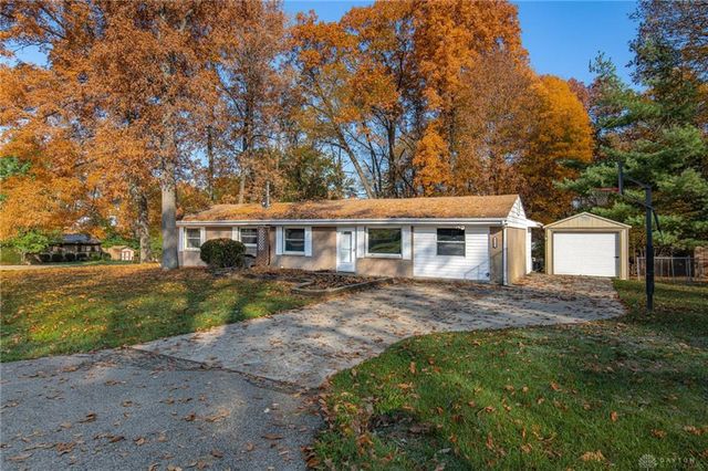 4282 Maple Hill Ter, Dayton, OH 45430