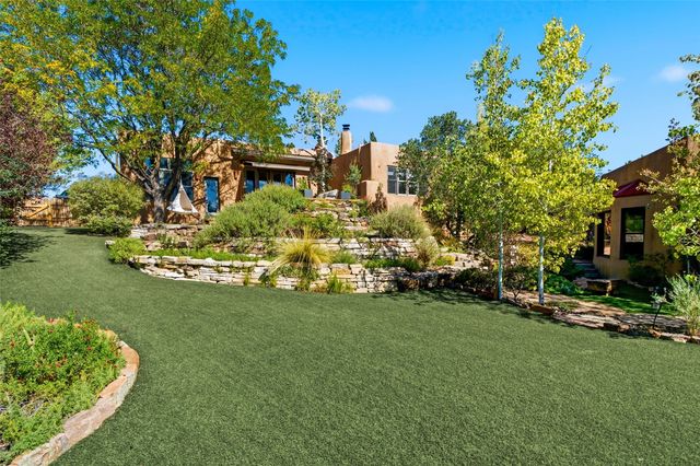 667 Gonzales Rd, Santa Fe, NM 87501