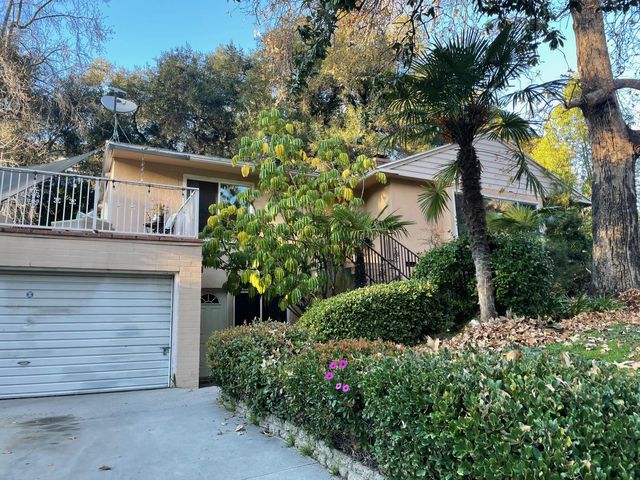 2721 E  Chevy Chase Dr, Glendale, CA 91206