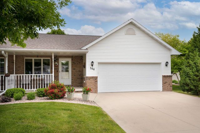 346 Parkside Ct, Kimberly, WI 54136