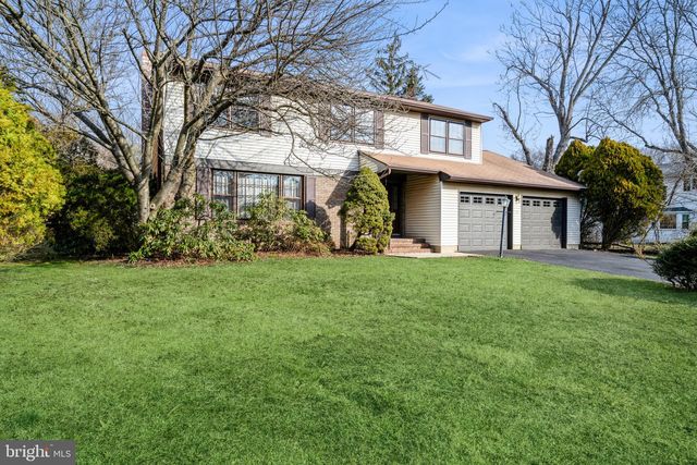 3 Wexford Dr, Lawrence Township, NJ 08648